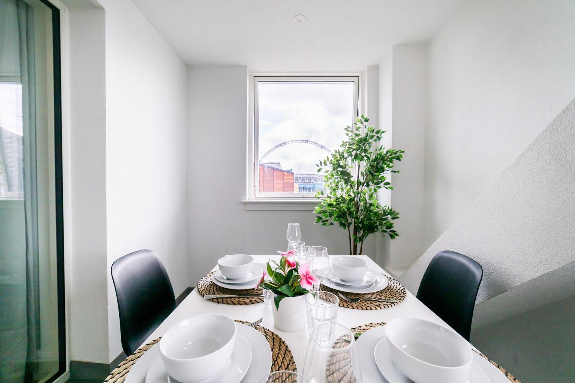 Stylish Retreats On Olympic Way Apartment ลอนดอน ภายนอก รูปภาพ